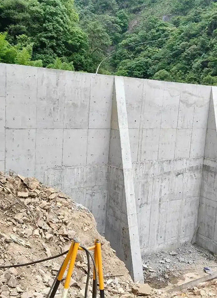 东营垦利区重力式挡土墙
